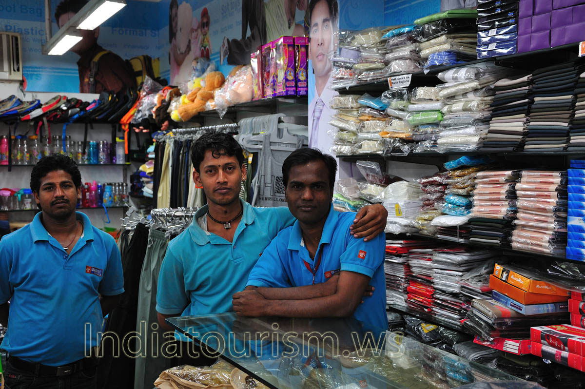 The Bada Danda in Puri is ideal for a leisurely stroll and you will find this place perfect for shopping for souvenirs