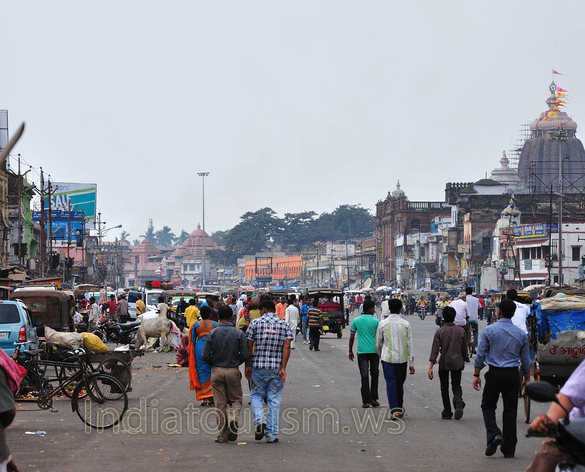 The view from the Bada Danda street to the jagannath temple