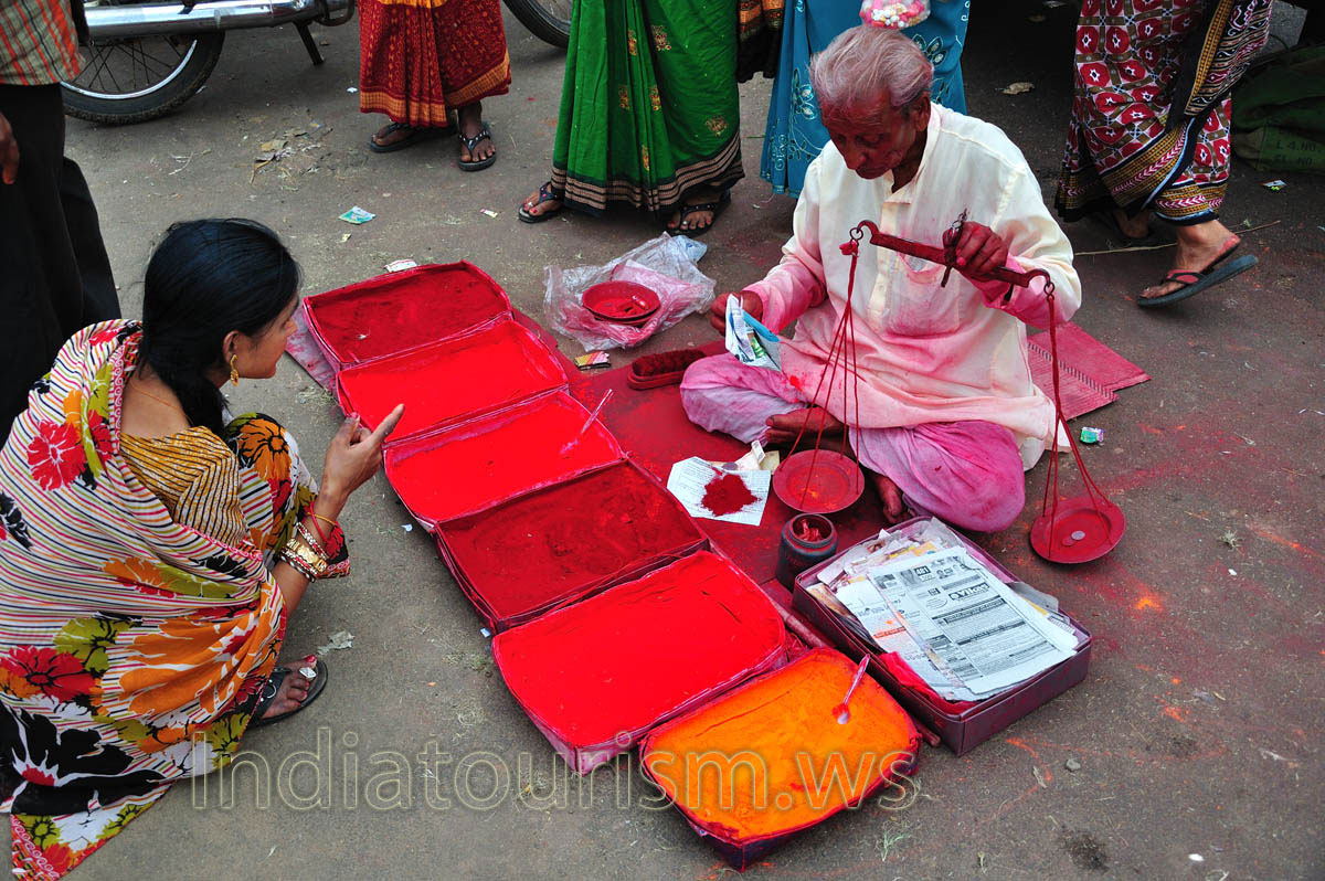 Sales of red paints for the festival