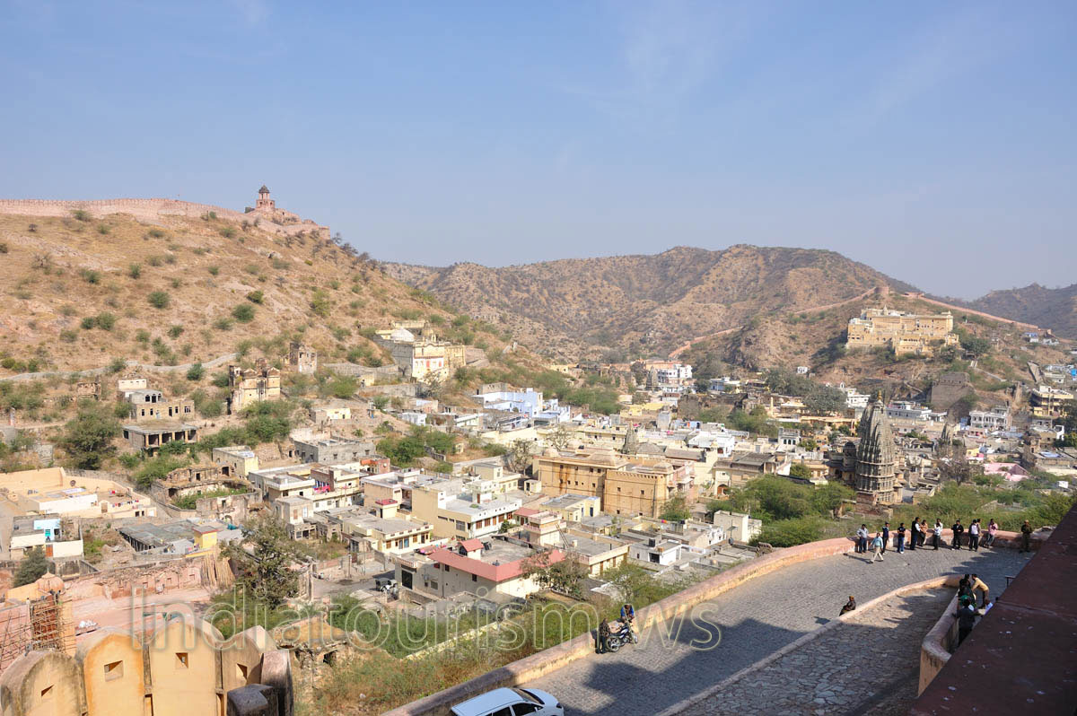 Small town between Jaigarh and Amber Forts