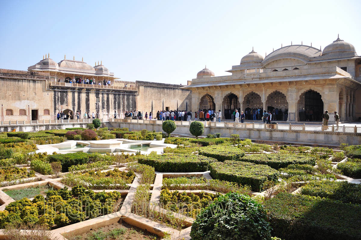 The back side of Ganesh Pol and Jai Mandir