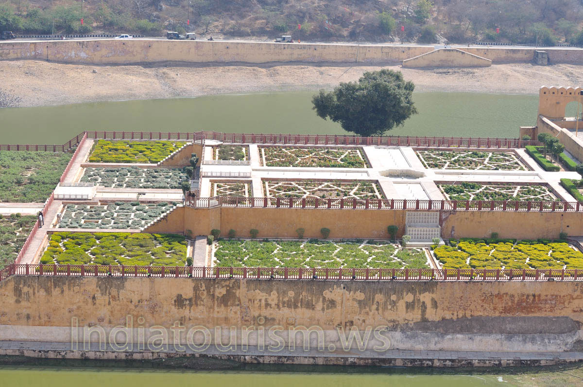 star-shaped flower beds of the Kesar Kyari Bagh