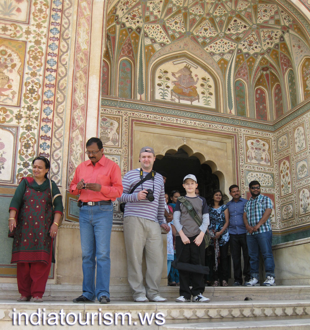 Details of painting on Ganesh Pol