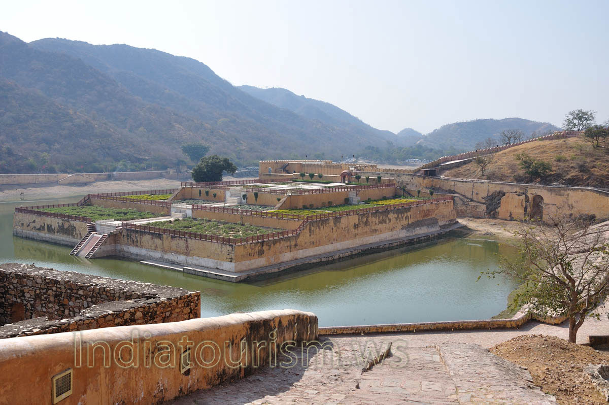 Garden in the midst of Mahota lake