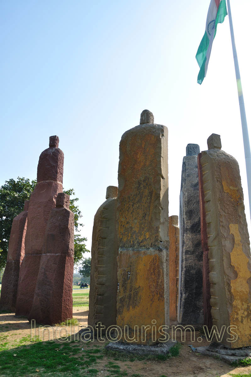 Stone statues and the Indian flag