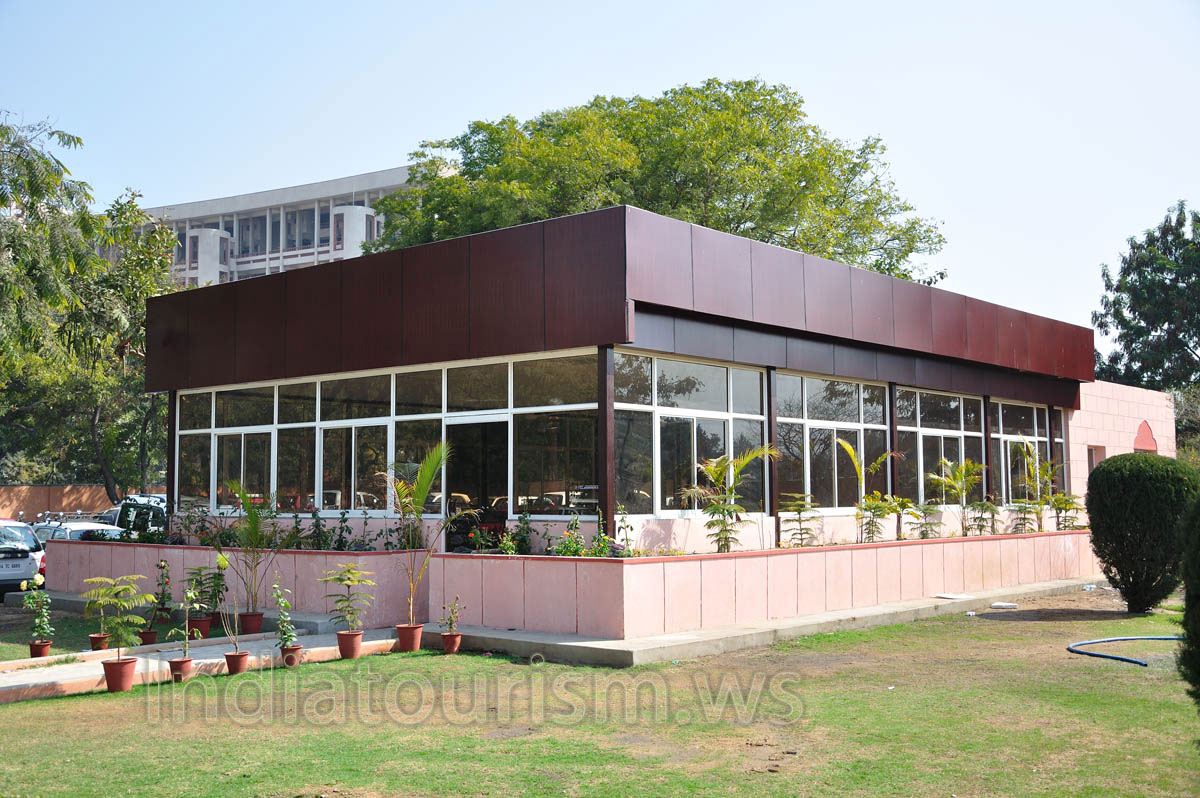 Cafe inside B.M. Birla Auditorium