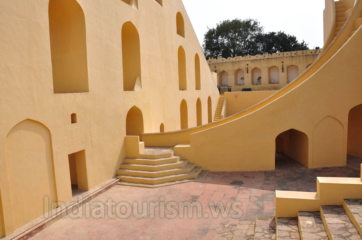 Inner part of the Samrat Yantra