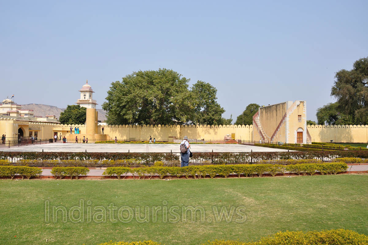 Unnatansha Yantra and Dakshino Bhitti Yantra