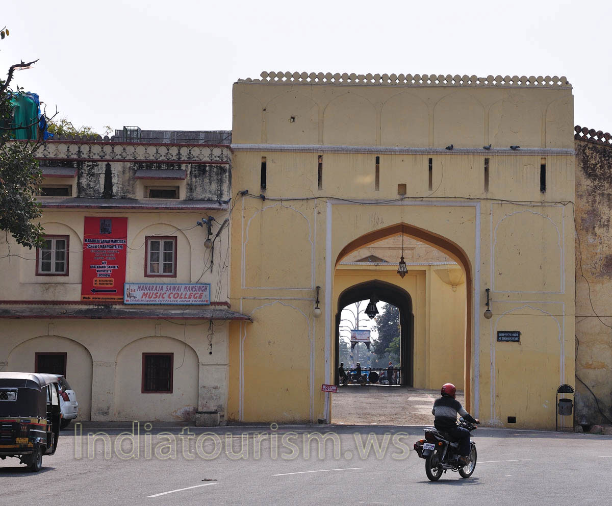 The back side of the Tripolia Gate