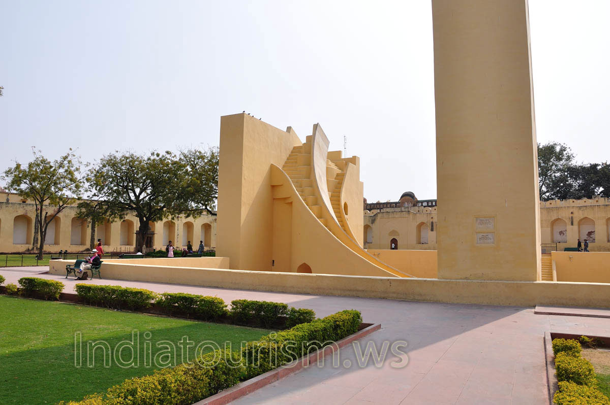 Samrat Yantra at Jantar Mantar observatory