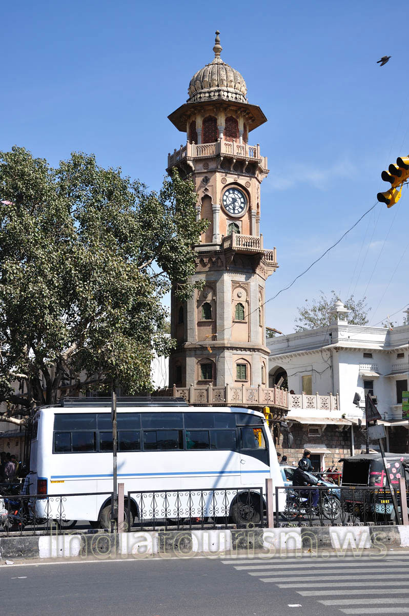 M.I. Road: Clock Tower has been coloured in grey colour