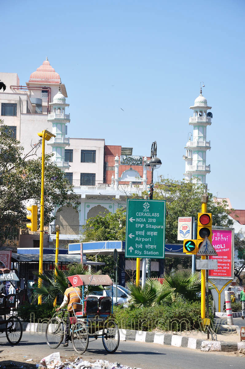 White towers of the mosque on M.I. Road