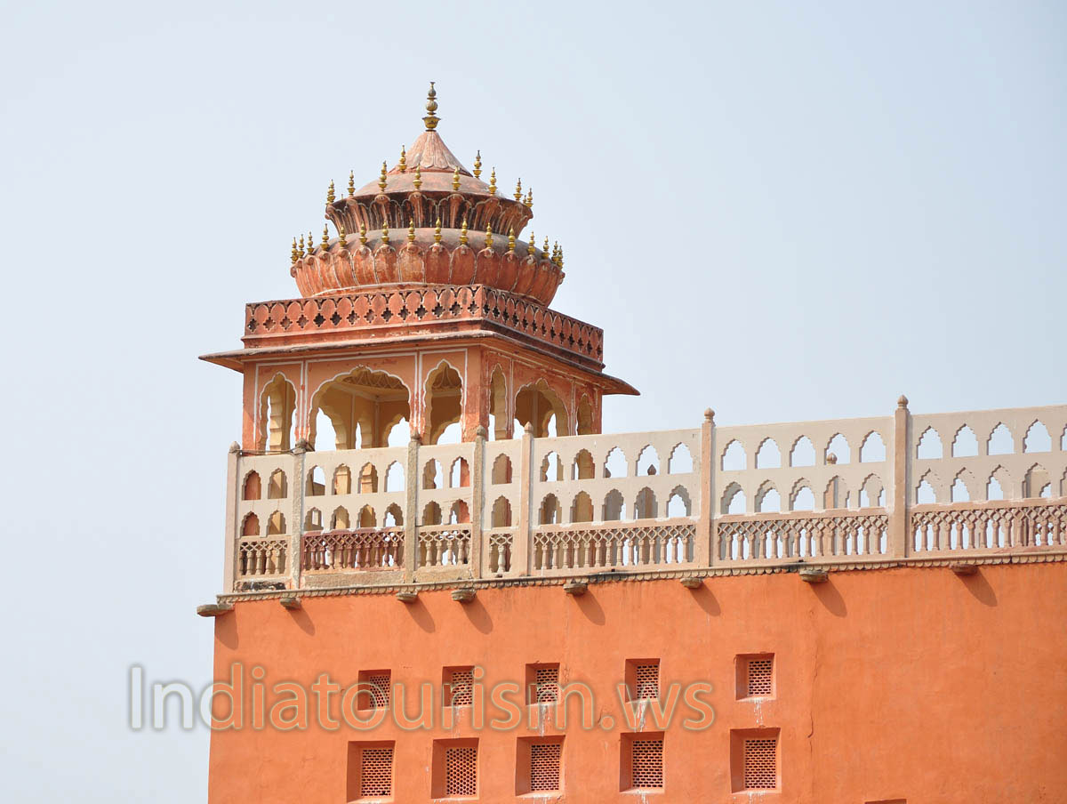 The watchtower is found on the top of rear building behind the Hawa Mahal