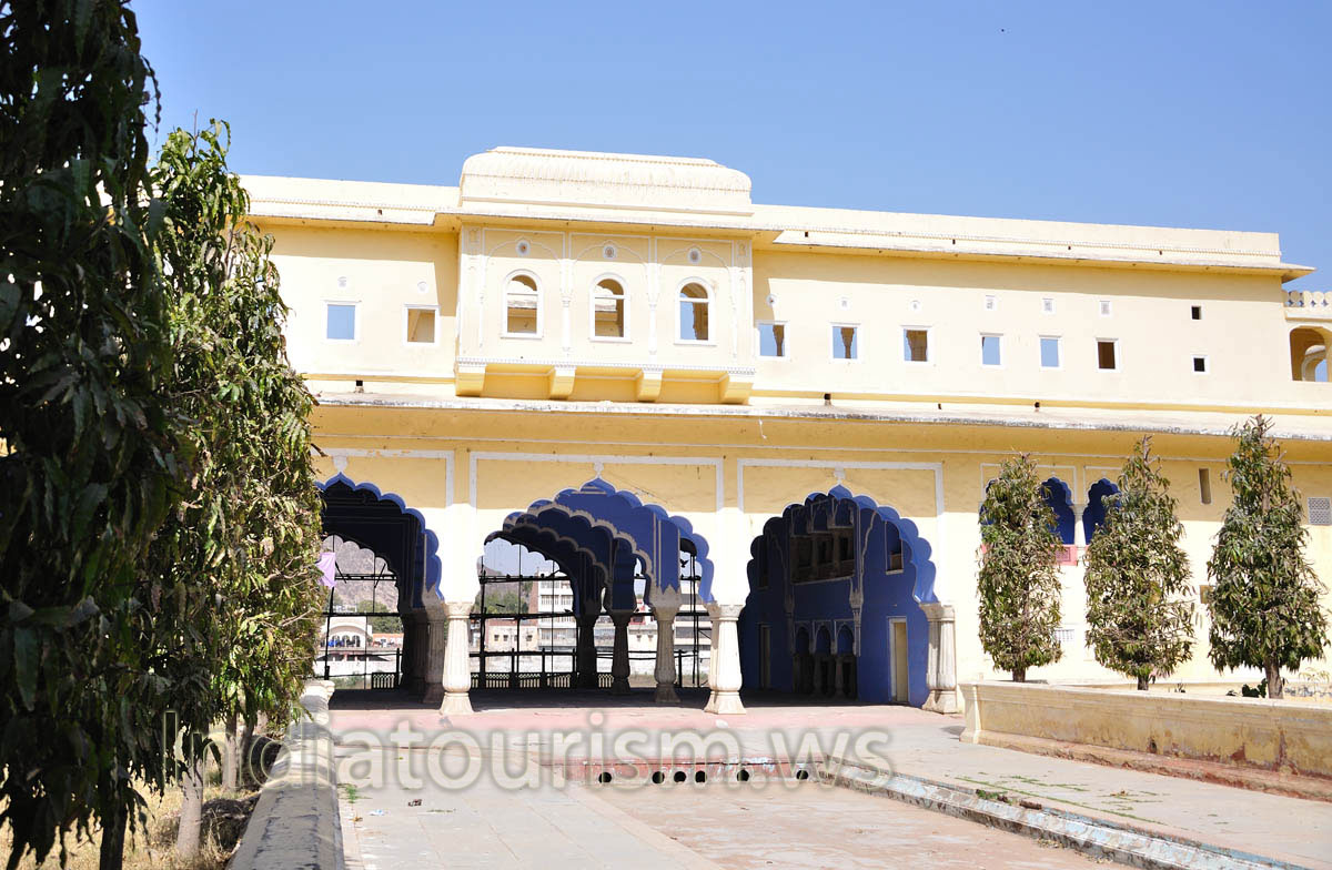 Badal Mahal