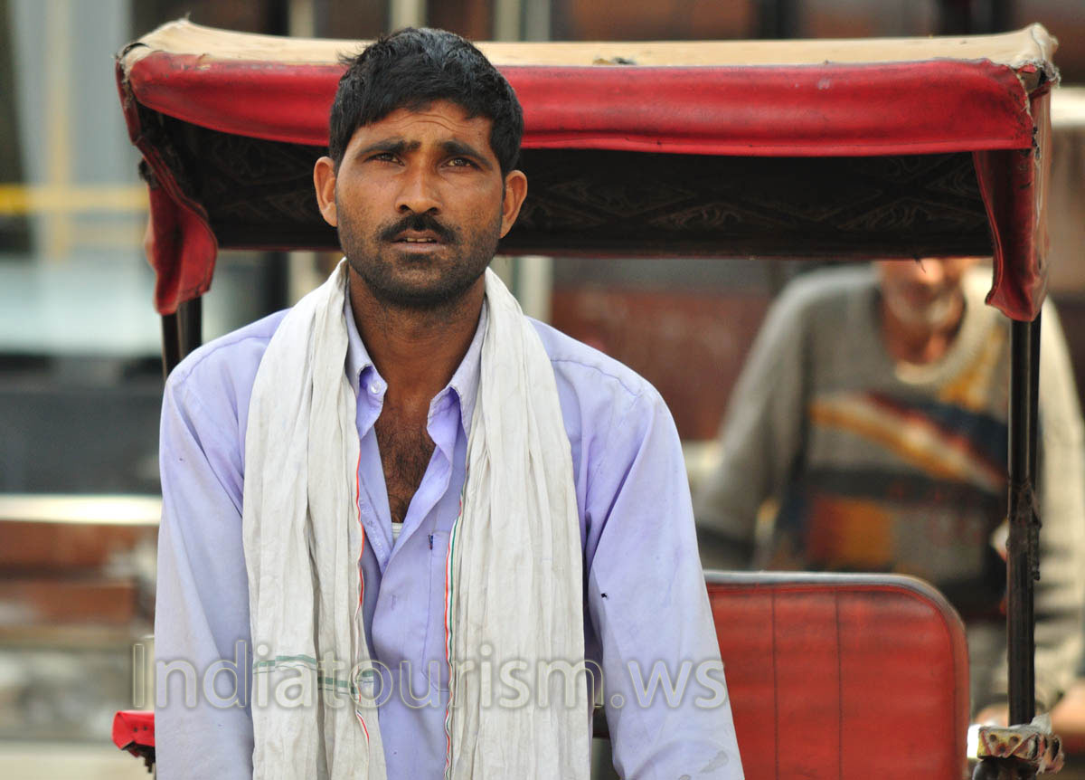 faces of Jaipur: cycle rickshaw driver with a scarf