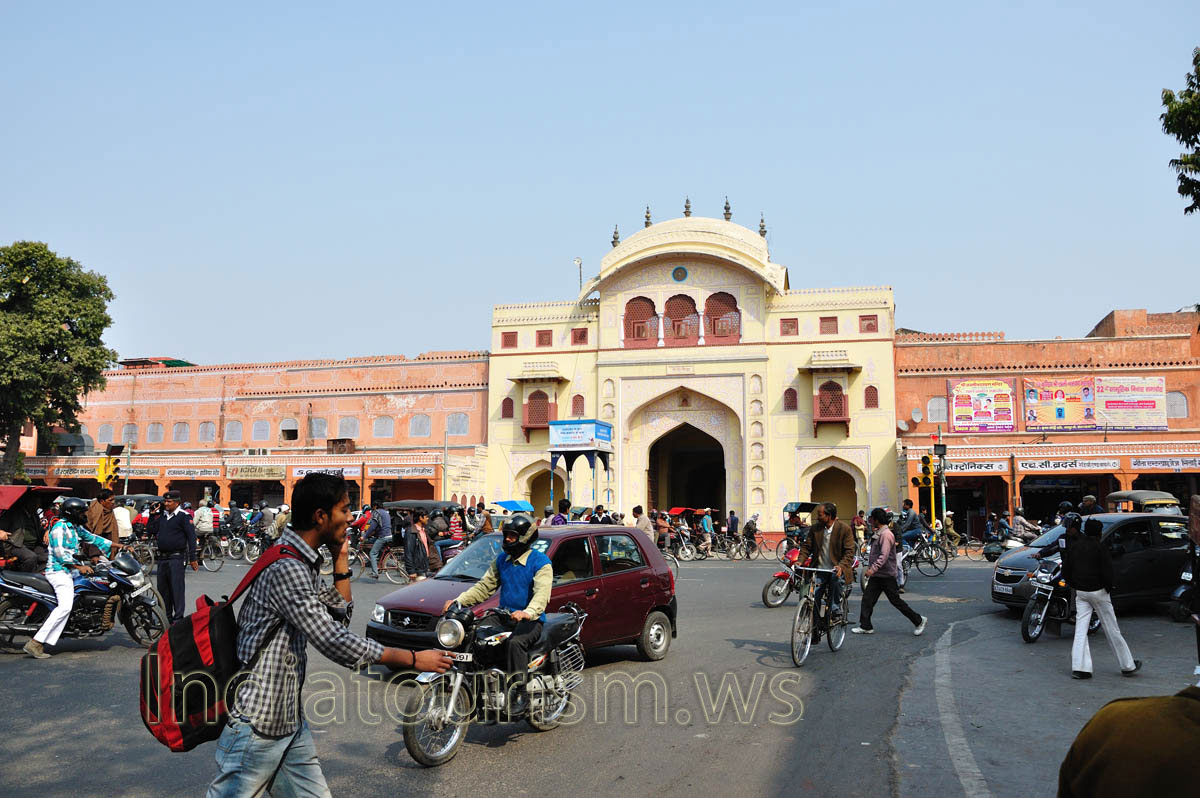Crossroad near Tripolia Gate is teeming by the vehicles and people