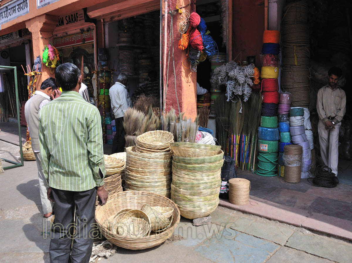 shop selling ropes on the Kishanpole Bazar