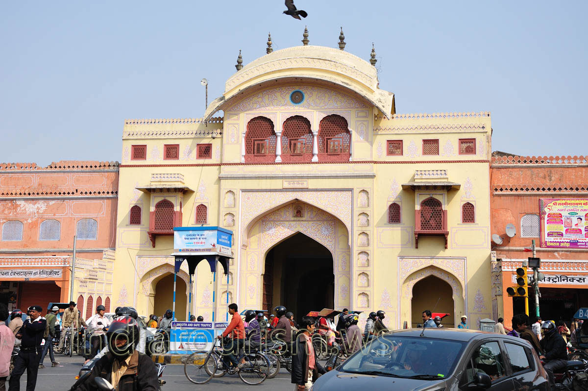 Tripolia Gate is built using both Mughal and Rajasthani architecture