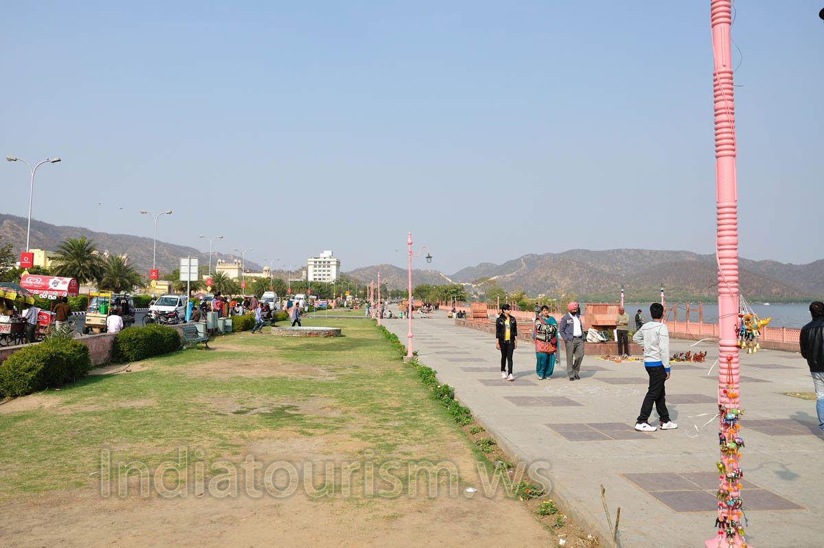 Jal Mahal seafront is very long and good for walking