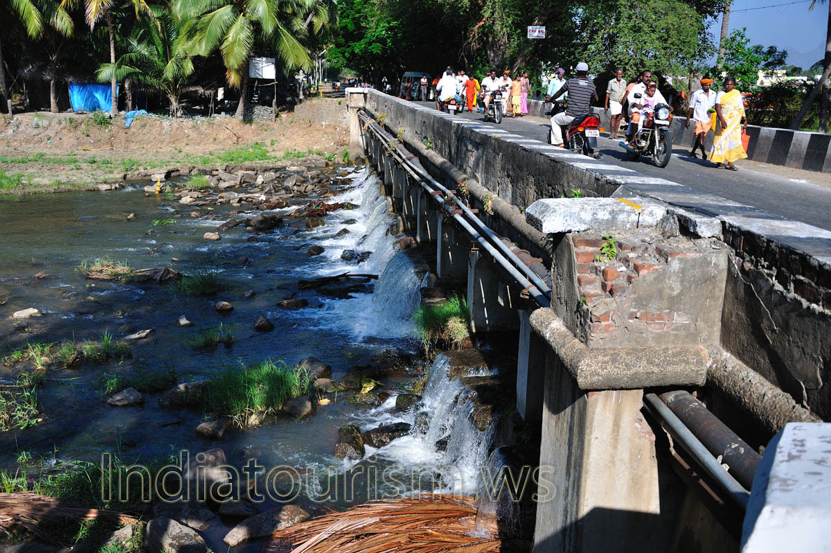 This is the first bridge on the way from Kanyakumari to Suchindram