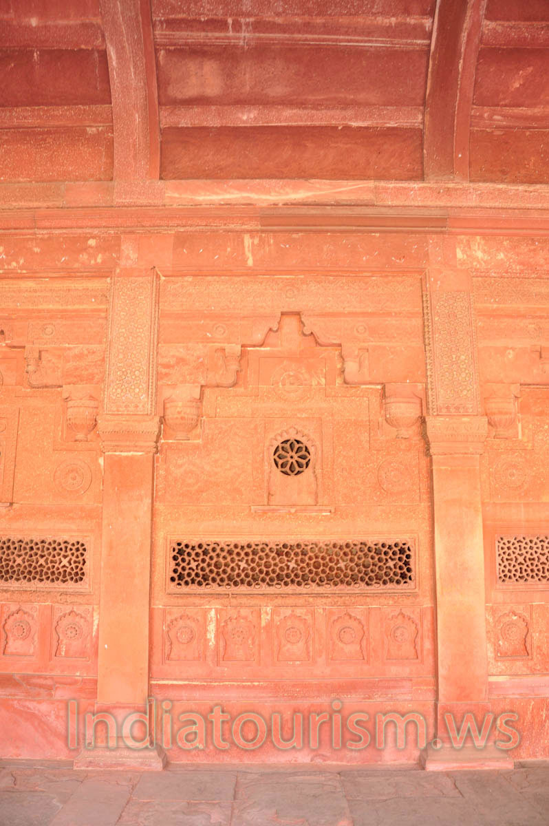Jahangiri Mahal interior view
