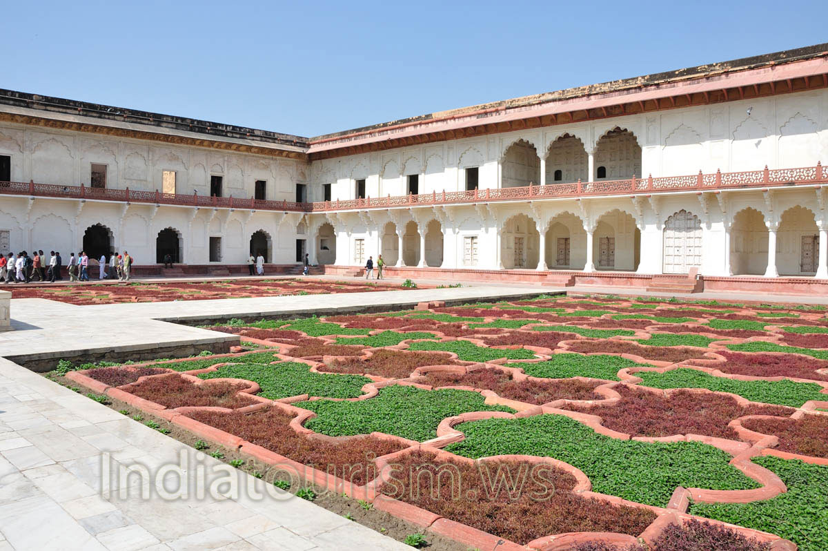 on the sides of Anguri Bagh there are double storied square chambers