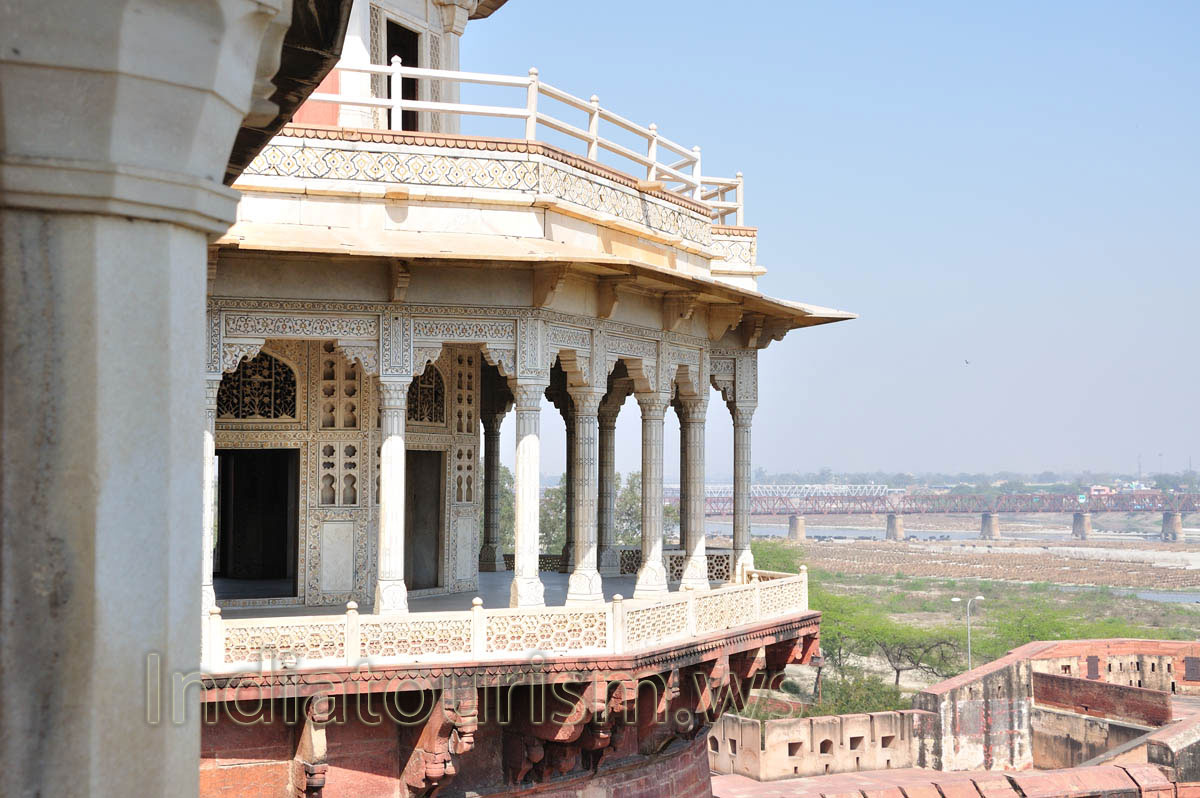 Musamman Burj as seen from Jahan Ara Pavilion