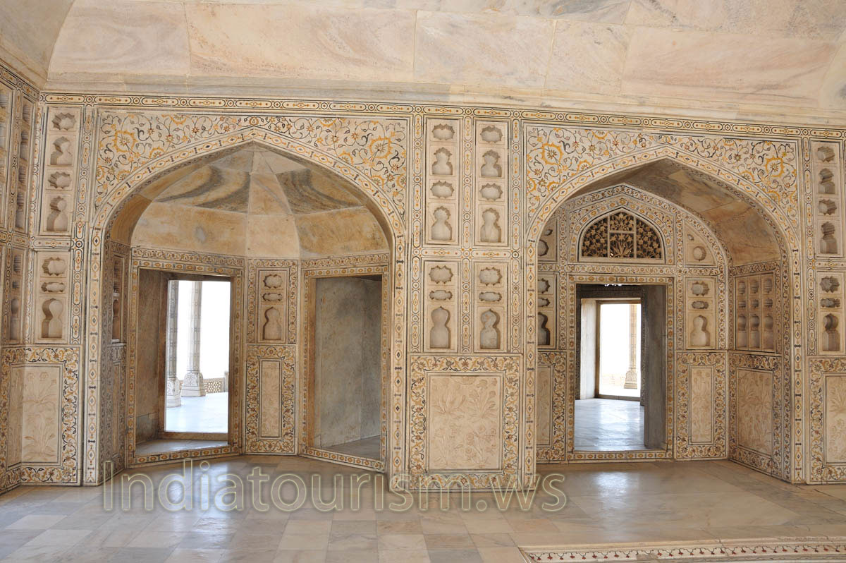 Musamman Burj: beautiful floral design