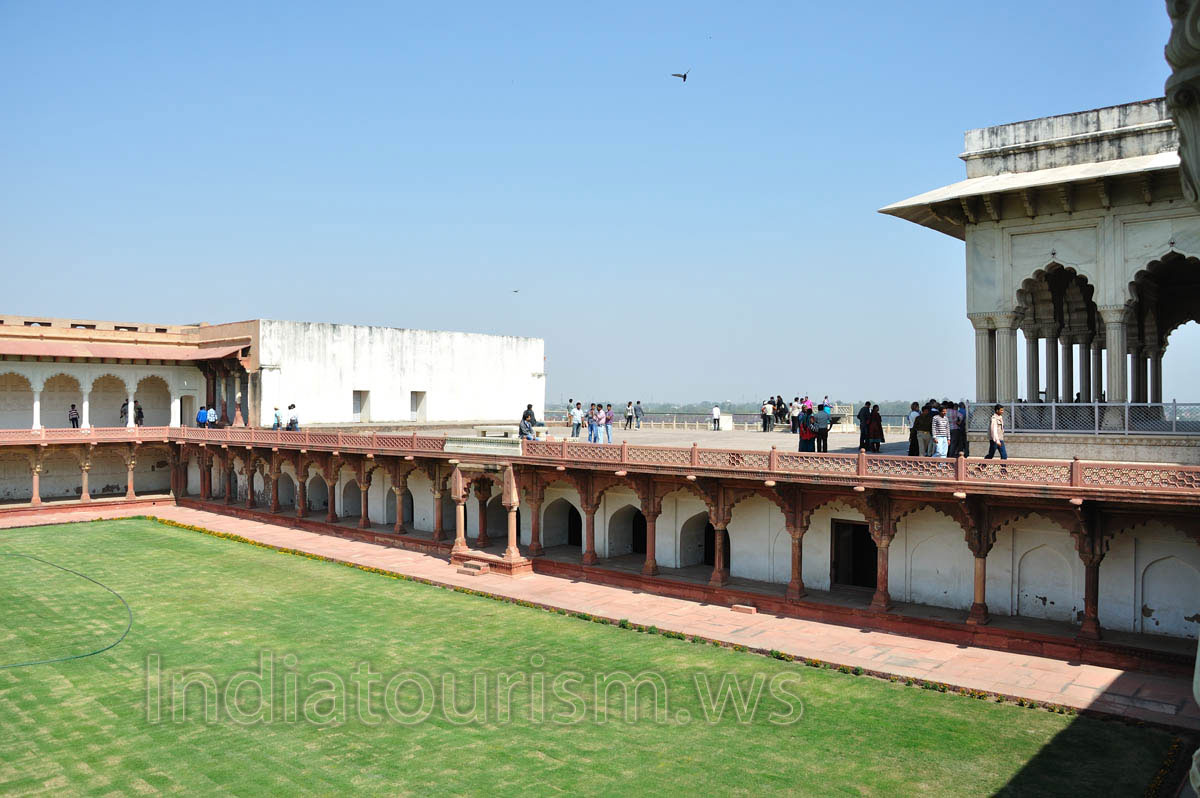 There are two thrones in the Throne Terrace
