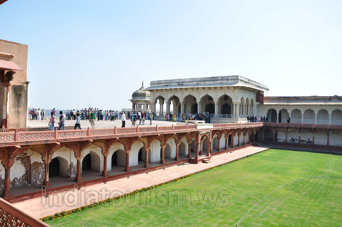 terrace of Diwan-i-Khas