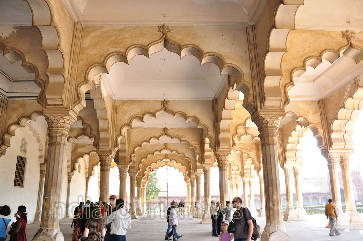 Diwan-i-Am (Hall of Public Audience) interior view