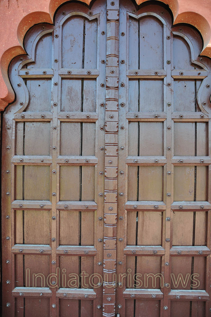 this door opens to Salimgarh