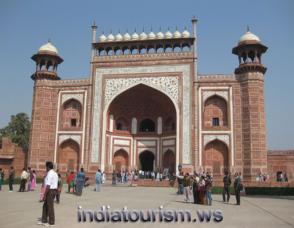 main entry to the taj