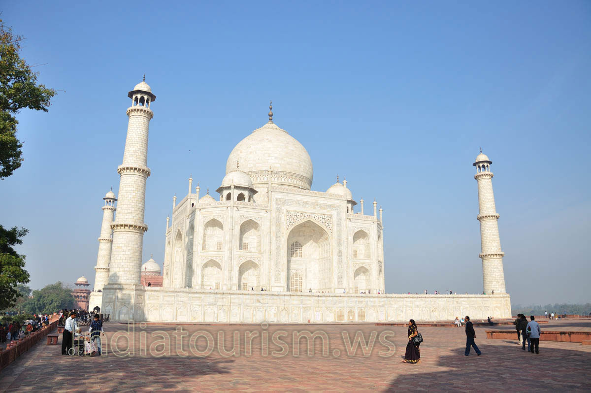 Eastern view of the Taj Mahal