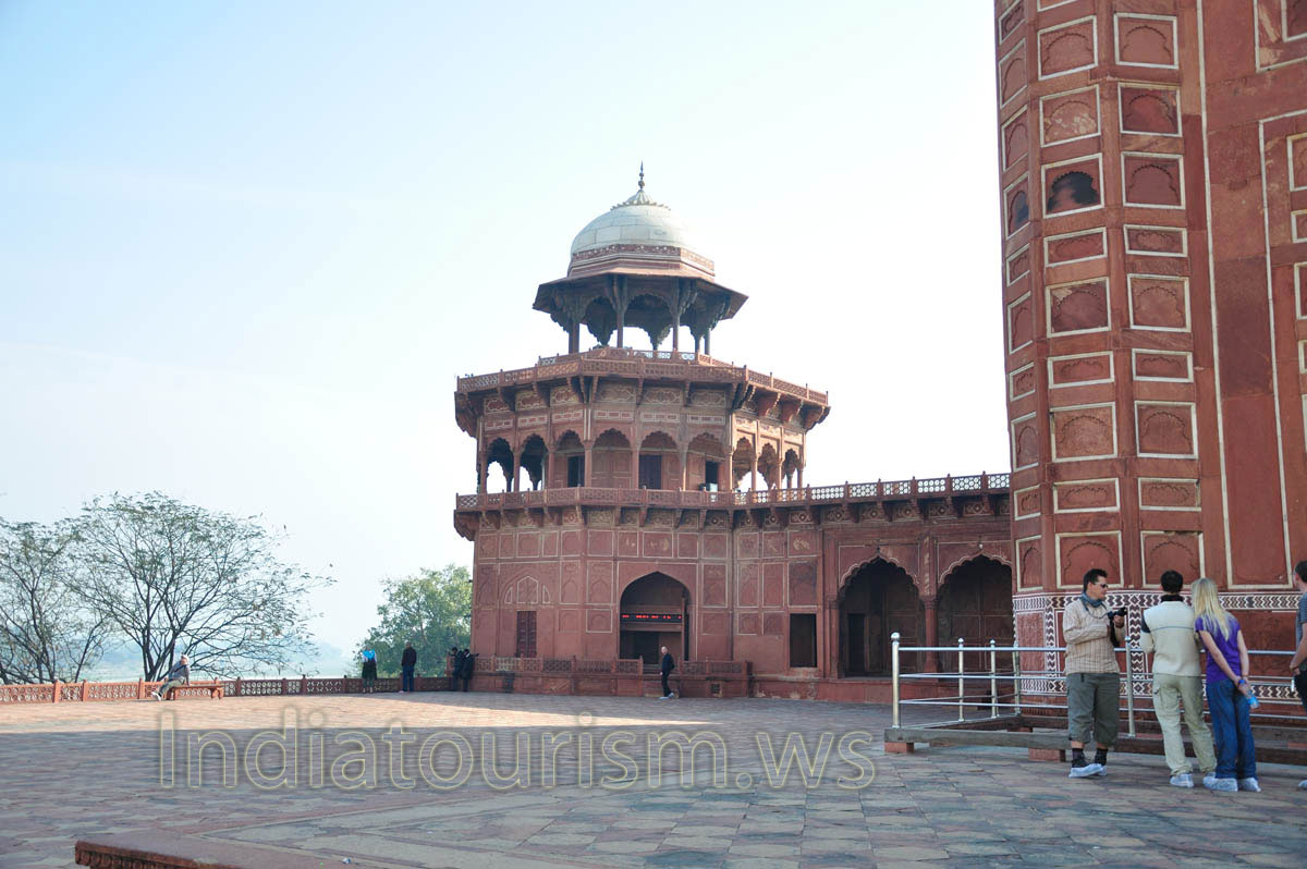 The northern tower of the Guesthouse