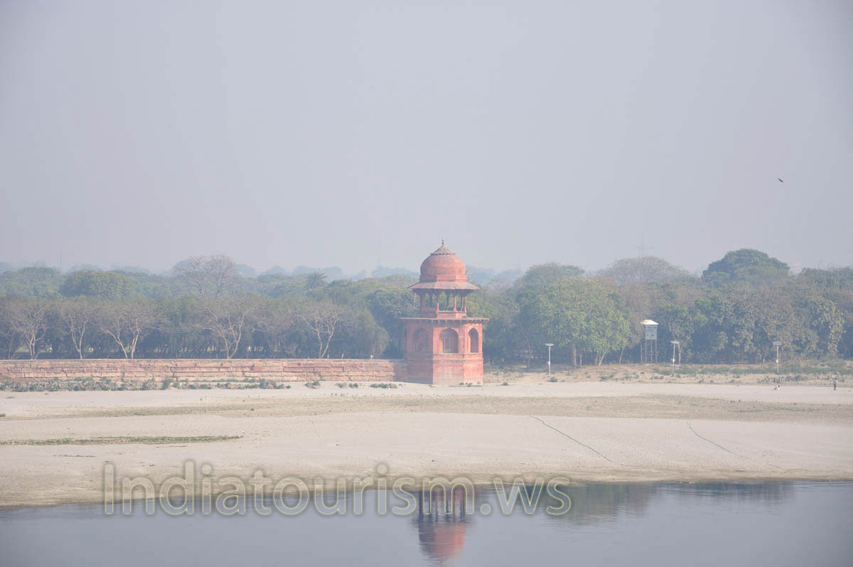 The Moonlight Garden to the north of the Yamuna river