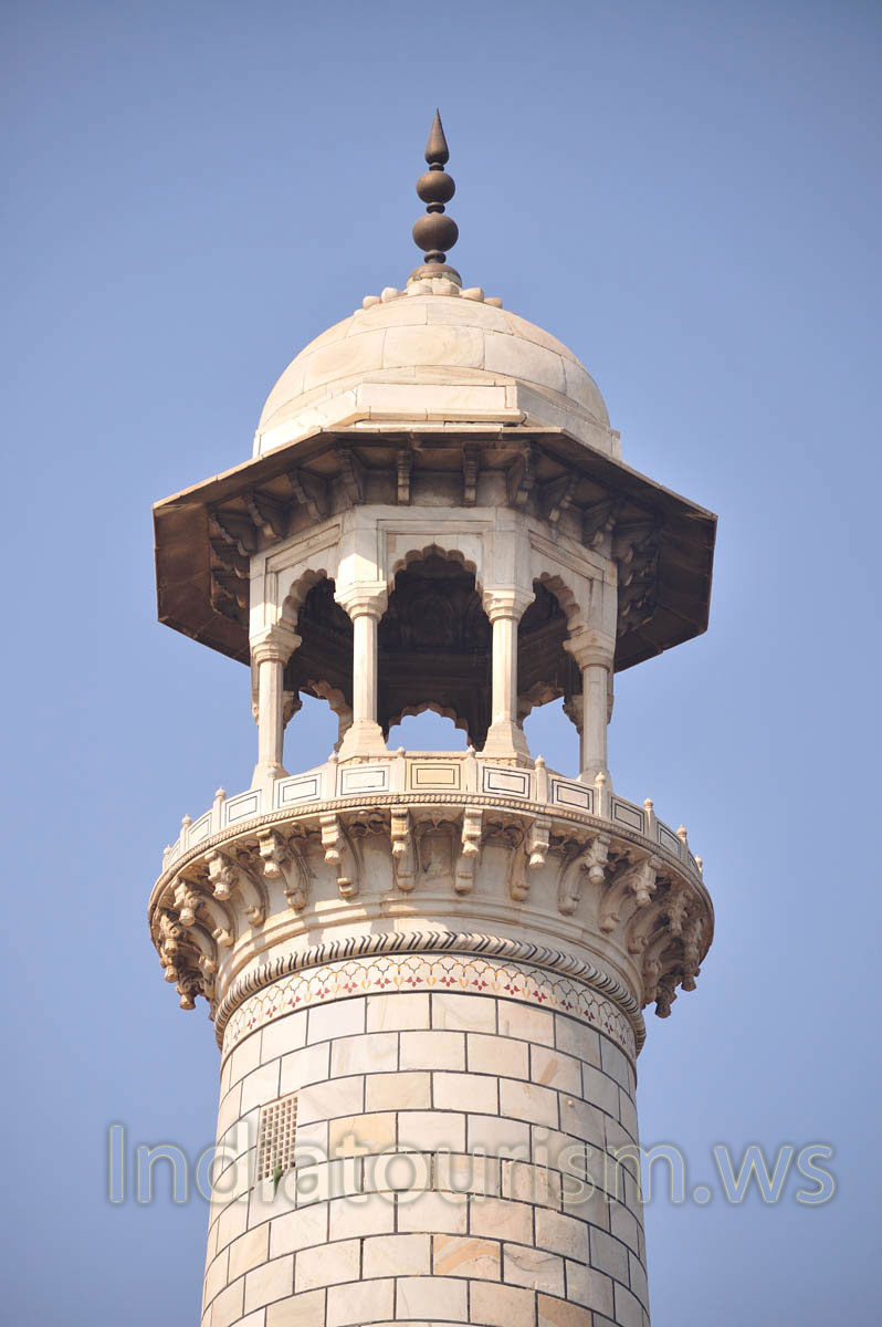 minaret is crowned by an open octagonal pavilion