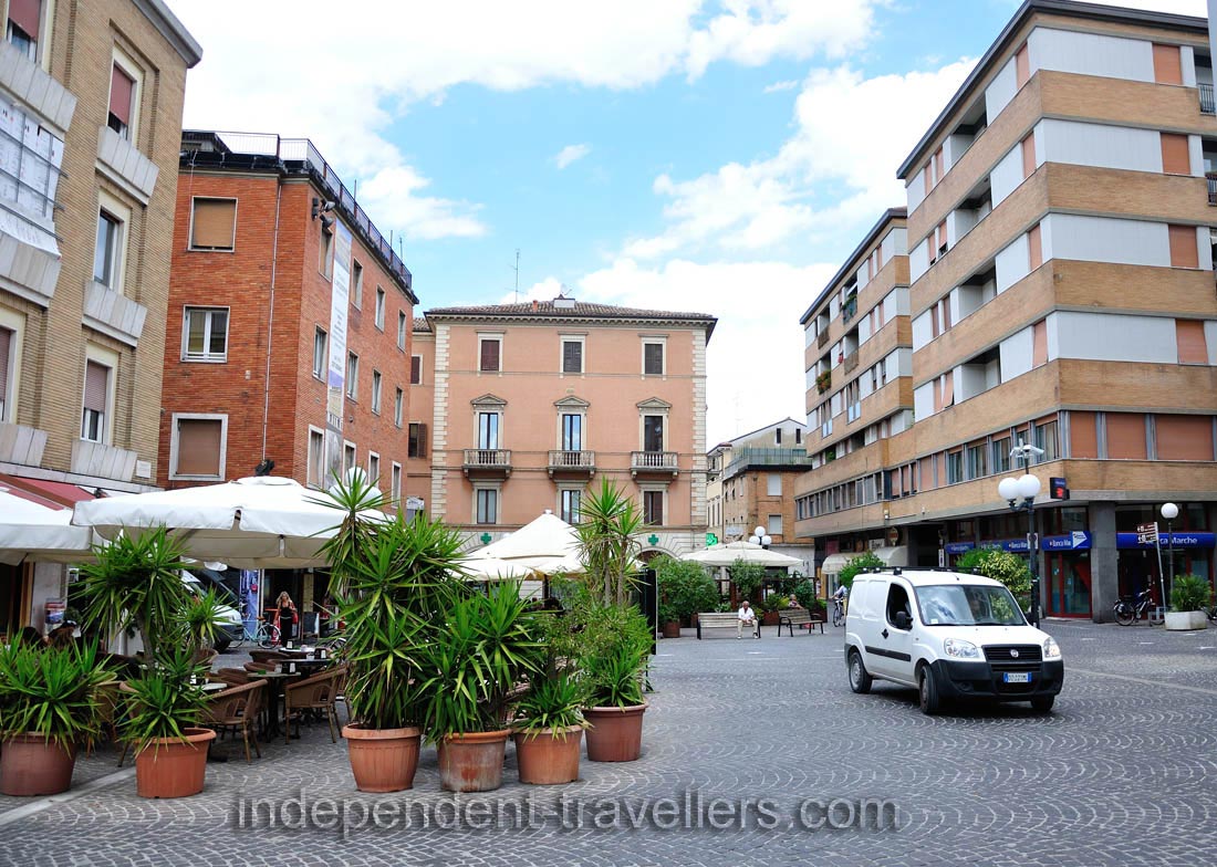 The square of Piazza Lazzarini