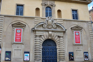 The facade of Teatro Rossini