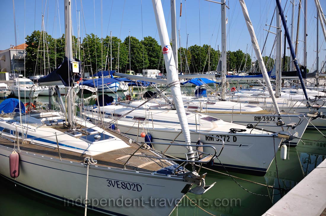 Yachts with the following numbers: 3VE802D, RM3772D and RM3992D