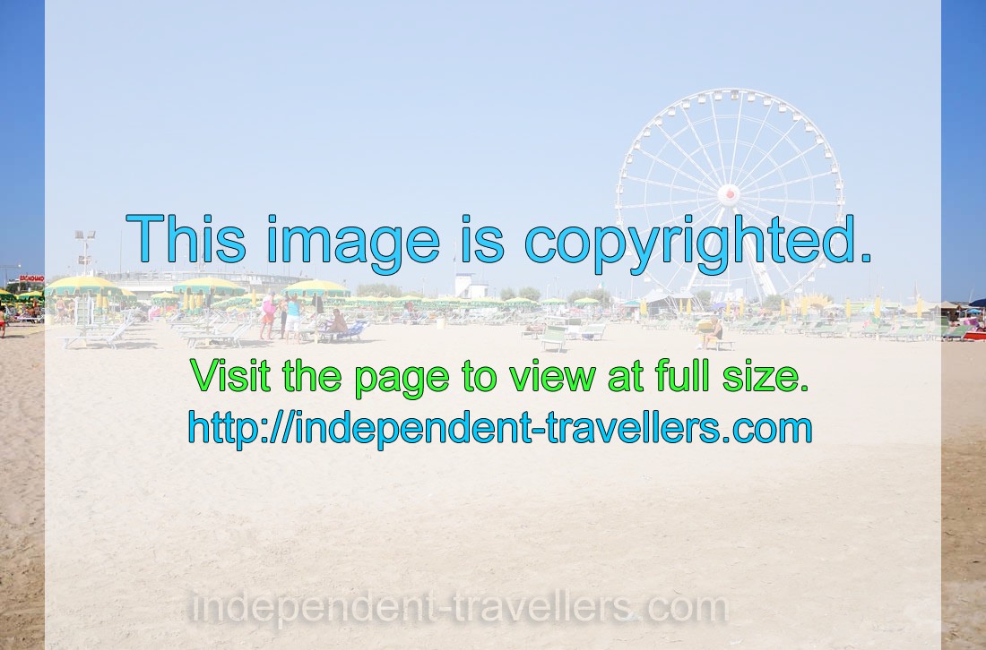 The free beach of Rimini and the Ferris wheel