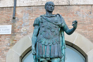 A statue of Julius Caesar on the Tre Martiri square