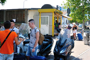 The “Bus tickets” booth is on the Rimini railway station