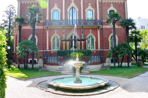 A fountain in the courtyard on the Dandolo street, 4