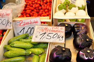 Two species of the eggplants at the central market