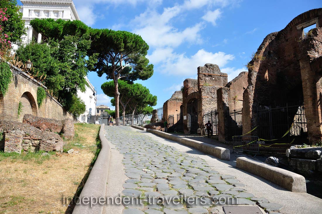 The street of Clivo Argentario