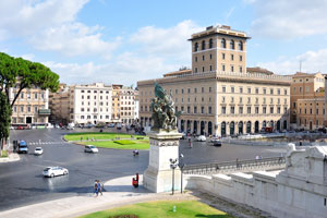 Piazza Venezia, as seen from the Monument to Vittorio Emanuele II
