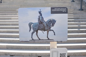 The description of the equestrian sculpture of Victor Emmanuel