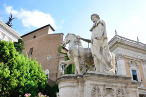 Statue of Castor on top of the Cordonata