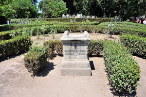 Farnese Gardens: In the center of the rose garden is the tomb of Italian archaeologist Giacomo Boni (1859-1925)